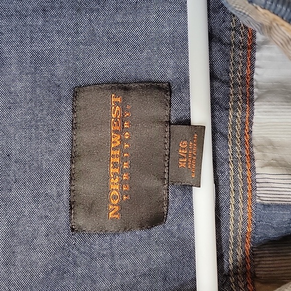 Western Pearl Snap Short Sleeve - Picture 2 of 3